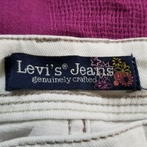 Levi's Rolled Hem White Denim Shorts Size 5 - Picture 6 of 8